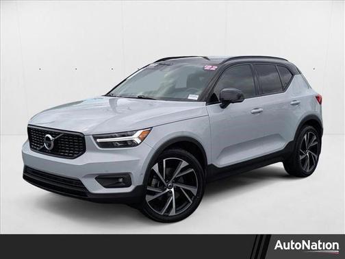 2022 Volvo XC40 T5 R-Design