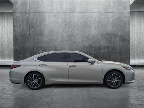 2022 Lexus ES 350 Base