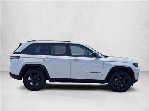 Bright White Clearcoat 2023 Jeep Grand Cherokee Limited