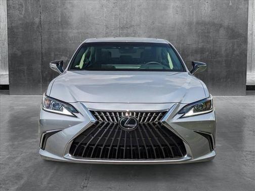 2024 Lexus ES 300h Luxury