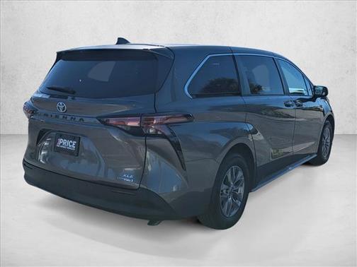 2022 Toyota Sienna XLE