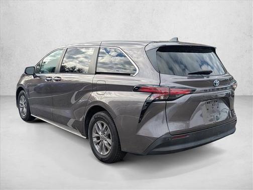 2022 Toyota Sienna XLE