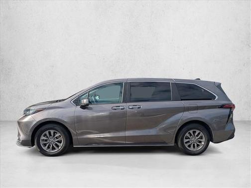 2022 Toyota Sienna XLE