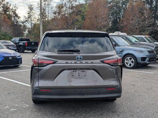 2022 Toyota Sienna XLE