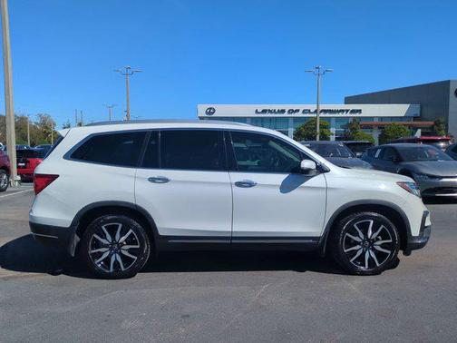 2022 Honda Pilot Touring 8-Passenger