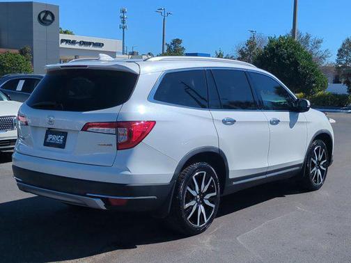 2022 Honda Pilot Touring 8-Passenger