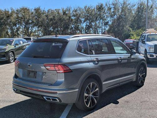 2022 Volkswagen Tiguan 2.0T SEL R-Line 4MOTION