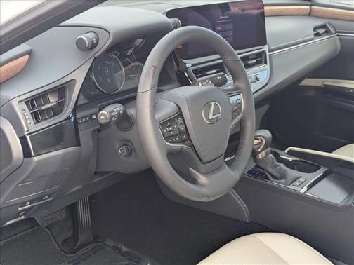 2025 Lexus ES 300h Base
