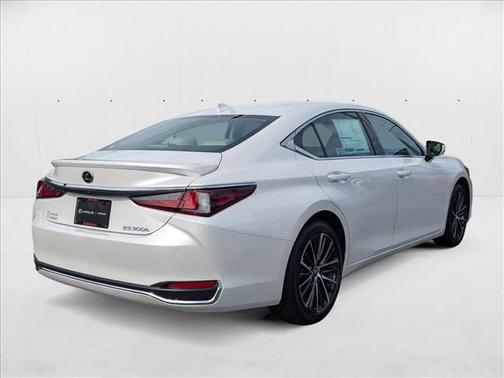 2025 Lexus ES 300h Base