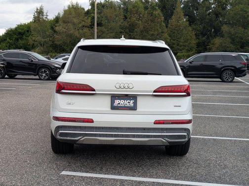 2021 Audi Q7 45 Premium