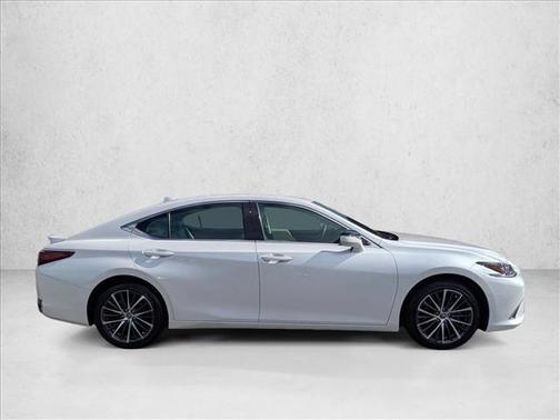 2025 Lexus ES 300h Base