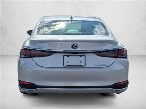 2025 Lexus ES 300h Base