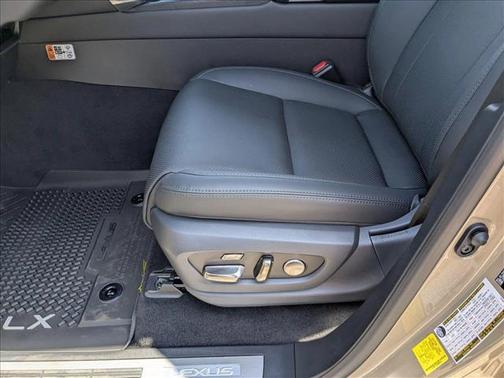 2025 Lexus LX 700h Overtrail