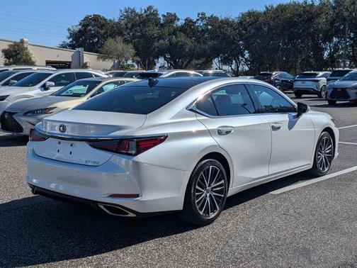 2025 Lexus ES 350 Base