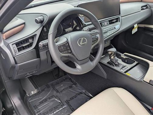 2025 Lexus ES 300h Base