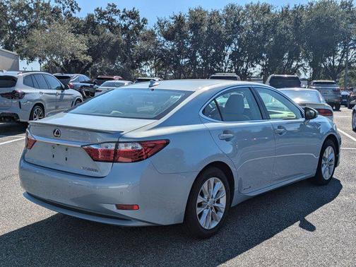 2013 Lexus ES 300h Base