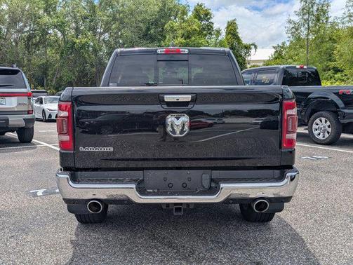 Diamond Black Crystal Pearlcoat 2019 RAM 1500 Laramie