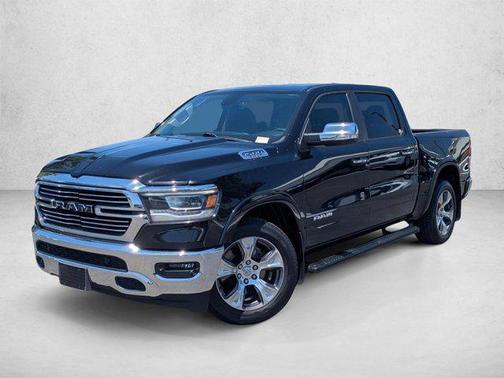 Diamond Black Crystal Pearlcoat 2019 RAM 1500 Laramie