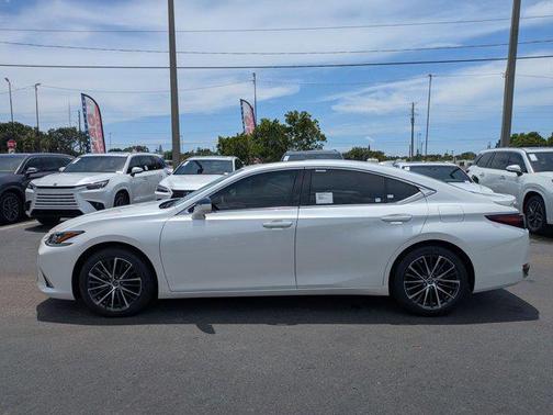 2025 Lexus ES 300h Base