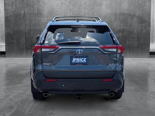 2022 Toyota RAV4 Hybrid XLE