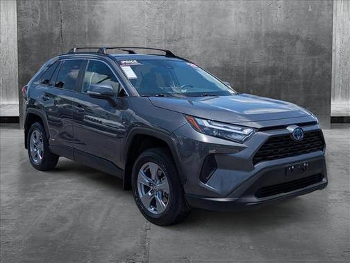 2022 Toyota RAV4 Hybrid XLE