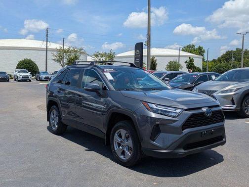 2022 Toyota RAV4 Hybrid XLE