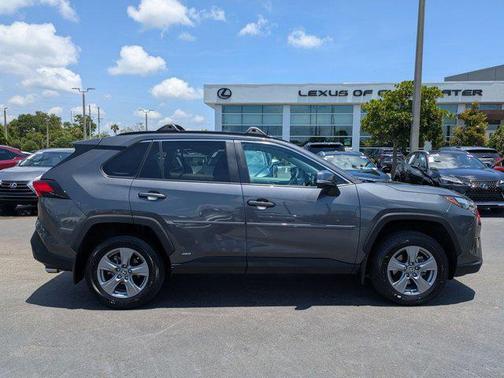 2022 Toyota RAV4 Hybrid XLE
