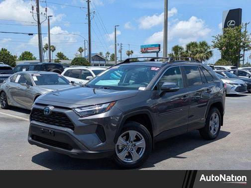 2022 Toyota RAV4 Hybrid XLE