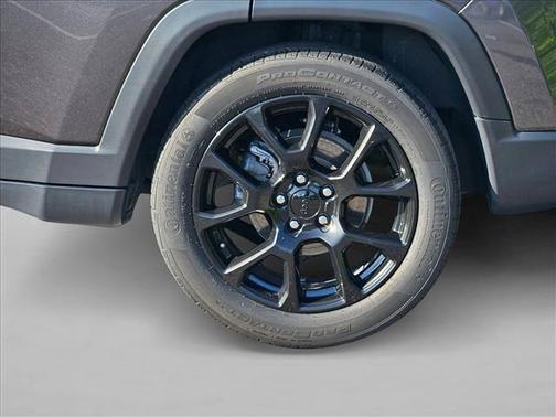 Granite Crystal Metallic Clearcoat 2022 Jeep Compass Latitude