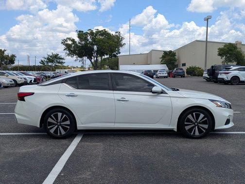 2021 Nissan Altima 2.5 SV