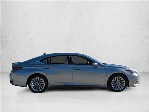 2021 Lexus ES 300h Ultra Luxury
