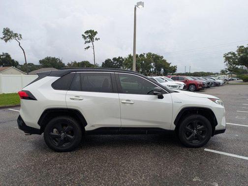 2020 Toyota RAV4 Hybrid SE
