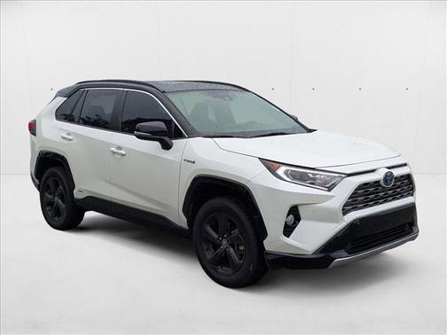 2020 Toyota RAV4 Hybrid SE