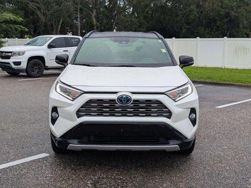 2020 Toyota RAV4 Hybrid SE