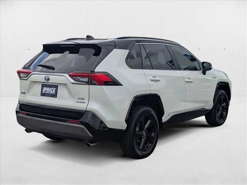2020 Toyota RAV4 Hybrid SE