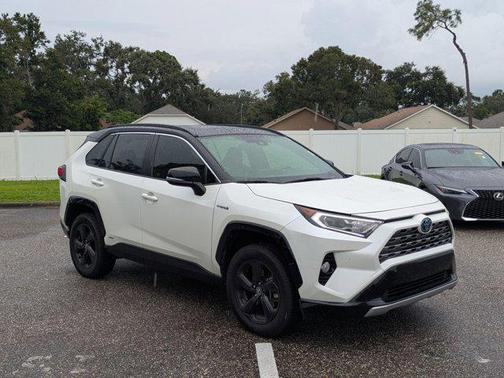 2020 Toyota RAV4 Hybrid SE