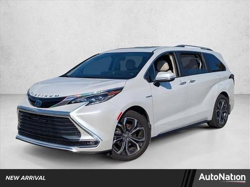 2025 Toyota Sienna Platinum