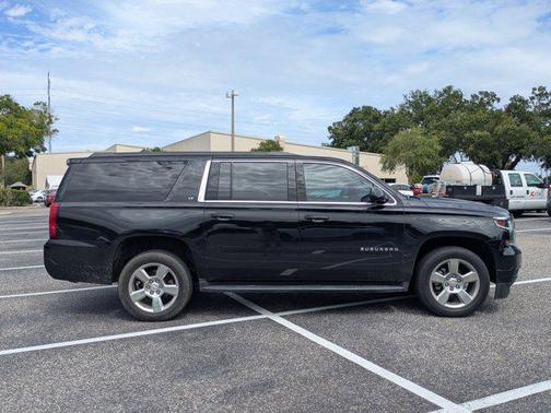 2019 Chevrolet Suburban LT