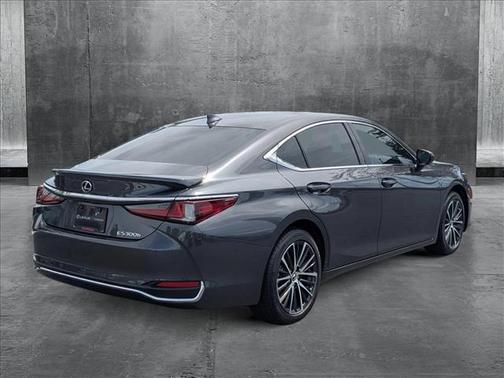 2025 Lexus ES 300h Base
