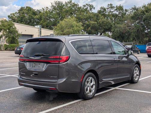 2022 Chrysler Pacifica Limited