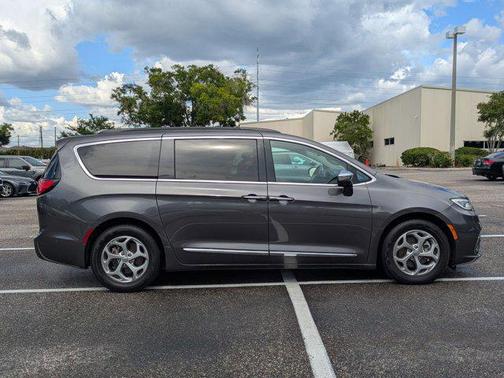 2022 Chrysler Pacifica Limited