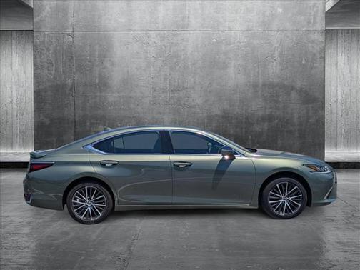 2024 Lexus ES 300h Base