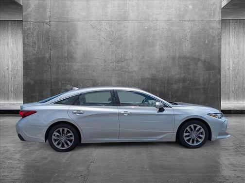2020 Toyota Avalon XLE