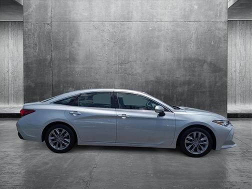 2020 Toyota Avalon XLE