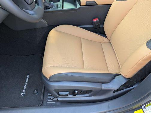 2025 Lexus ES 350 Base