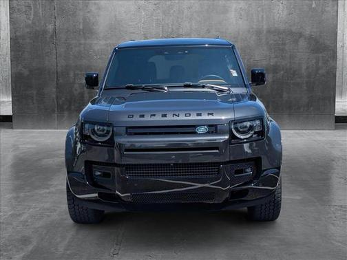 2024 Land Rover Defender 110 P400 X-Dynamic SE