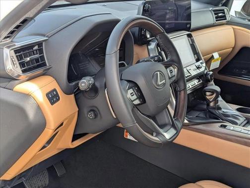 2025 Lexus LX 600 Luxury