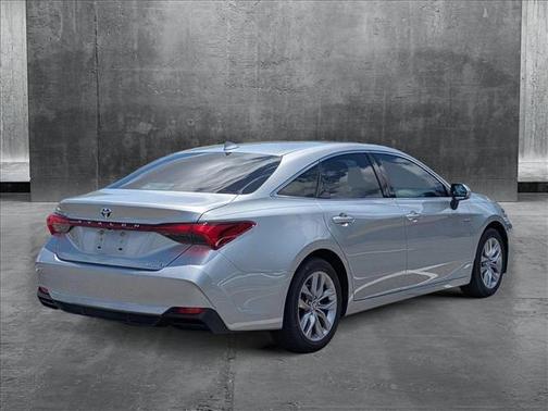 2021 Toyota Avalon Hybrid XLE