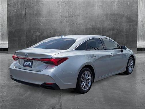 2021 Toyota Avalon Hybrid XLE