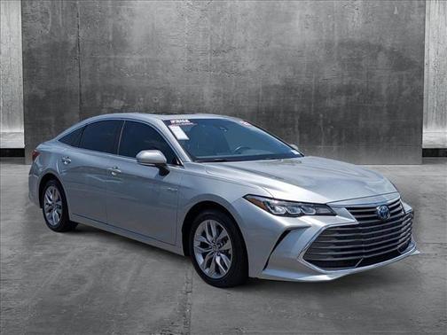 2021 Toyota Avalon Hybrid XLE